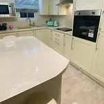 Lakeside Apartment *