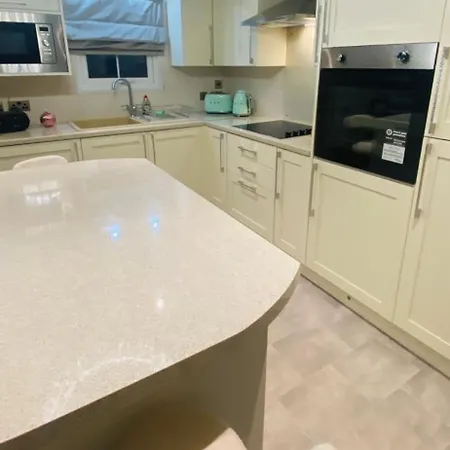 Lakeside Lägenhet *