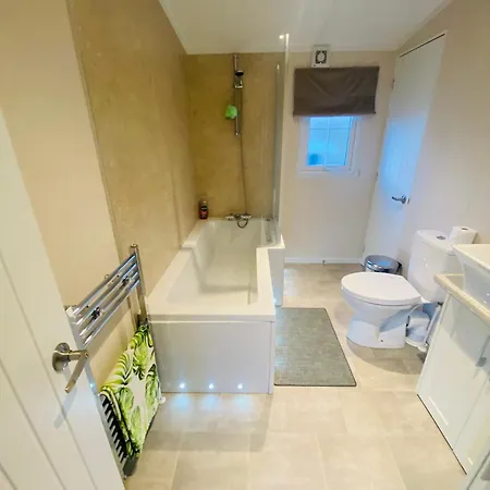 Apartment Lakeside Carrowmoreknock
