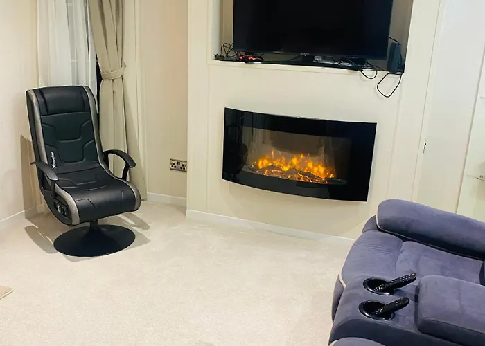 Lakeside Apartment *